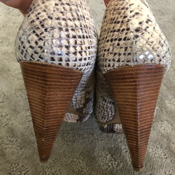 Michael Kors Sexy Snake Skin Platform heels Sz 6 - Picture 3 of 5